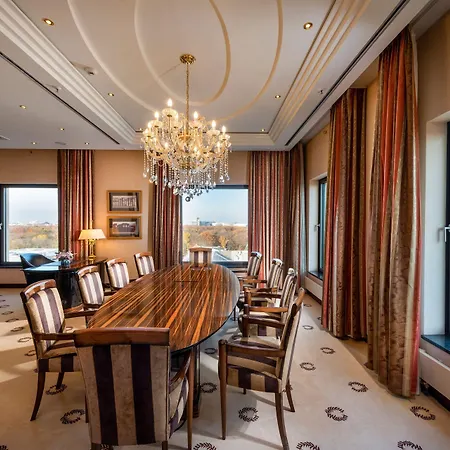 Szálloda Jw Marriott 5*